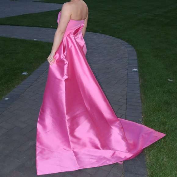 Solace London Kinsley Maxi Dress in Rose Pink. - Picture 3 of 6